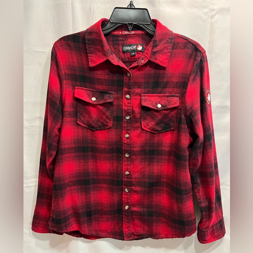 Canada Weather Gear Red and Black Plaid Button Up Flannel Shirt Junior Large